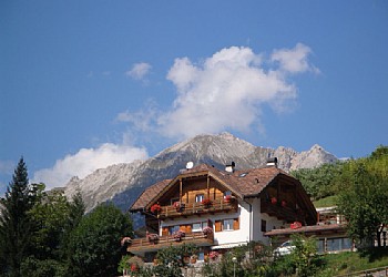 Appartamento Mas del Tas - Predazzo - Villa s privátní zahradou 8000 m v panoramatické pozici pár metrů od centra apartmány mají paese.Tutti vchodu, tabulky a mimo sole.In zahrada lůžek je ping-pongový stůl a na grilování.