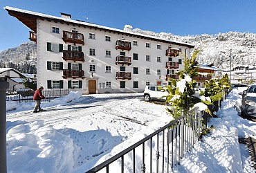 Private houses Predazzo: Condominio Girasole - Michela Monzardo