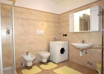 Appartamento a Predazzo. Bagno.