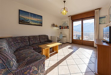 Appartamento a Castello-Molina di Fiemme. soggiorno con zona studio- lavoro e wifi